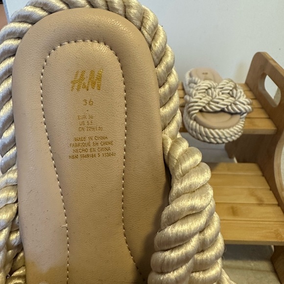 H&M sandals - Picture 3 of 6
